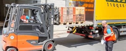 Formation de Logisticien/ne CFC - Trouver une situation professionnelle, un salaire et une formation continue, un stage et une place d'apprentissage libre pour 2026.